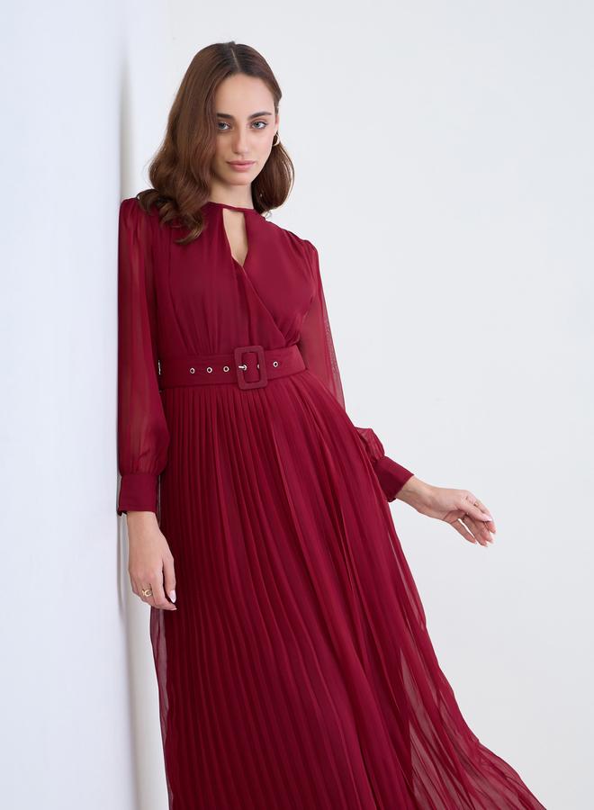 ستايلي فستان طويل بكسرات وياقة بشق - Image 1