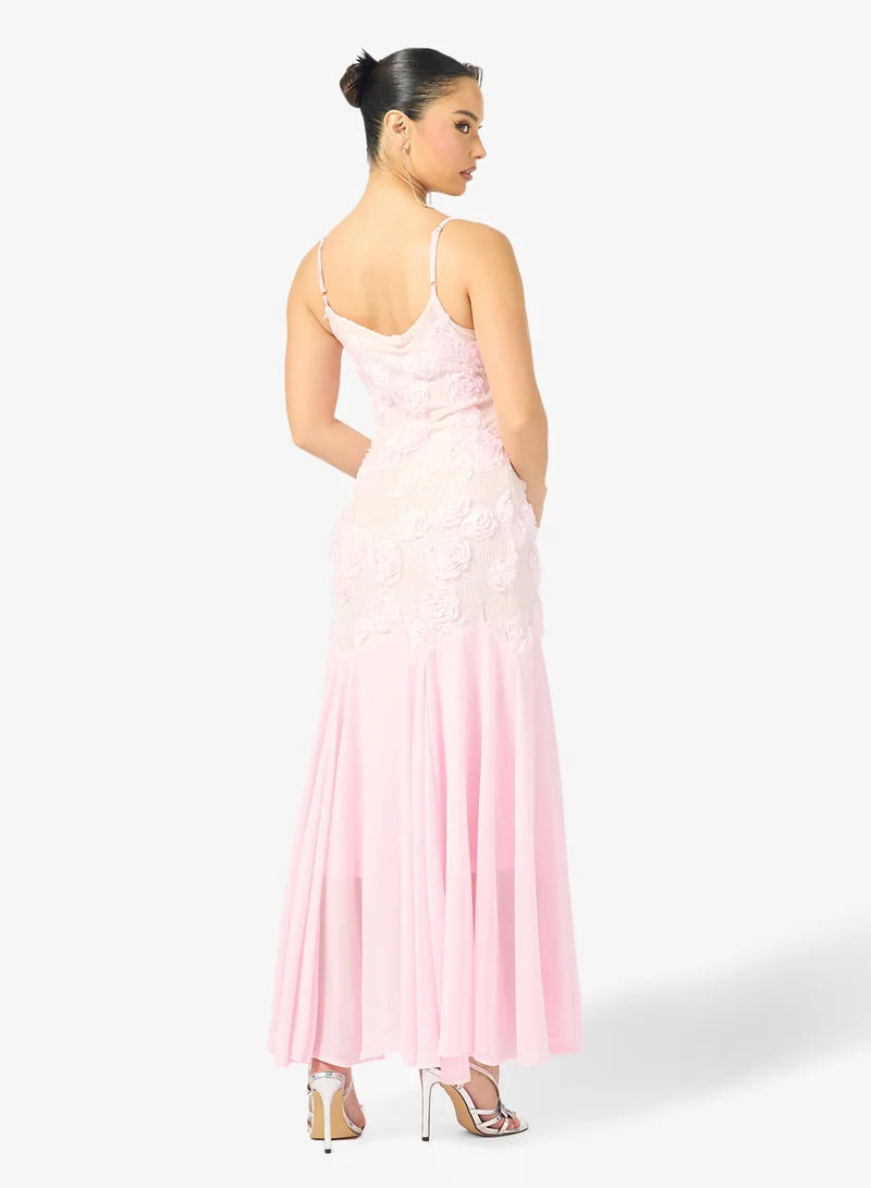 جينجر بوتيك فستان بخصر منخفض وتطريز زهري ثلاثي الأبعاد