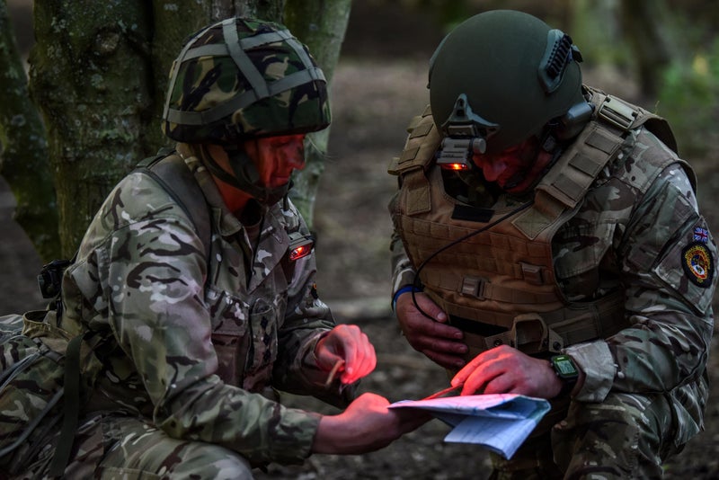 Streamlight 14000 Sidewinder 55-Lumens LED Military Waterproof Flashlight with (2) AA Alkaline Batteries in Clamshell, Coyote - Image 4