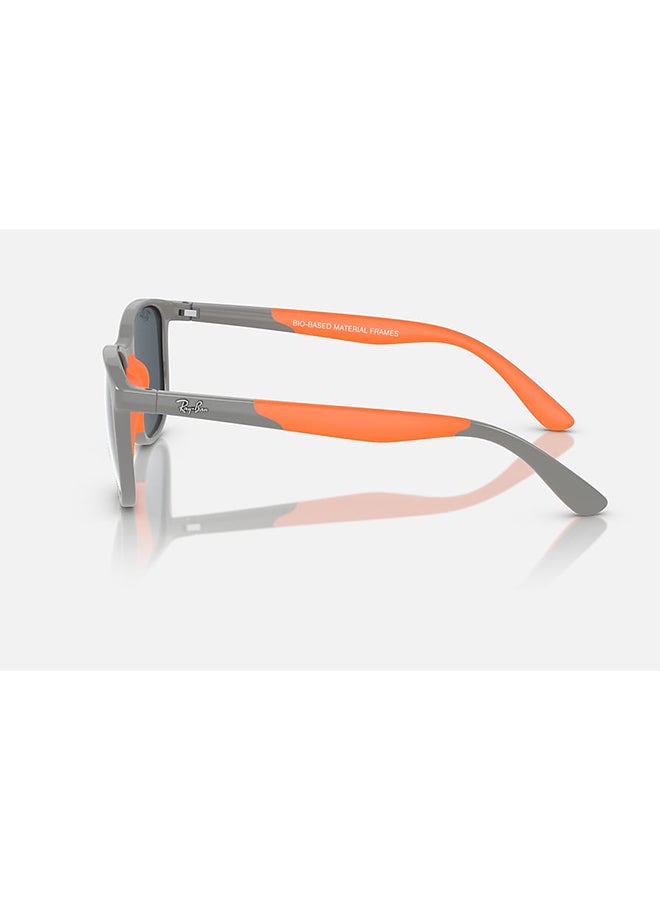 Ray-Ban Junior Unisex Square Sunglasses - RJ9077S 713355 49 - Lens Size: 49 Mm - Image 4