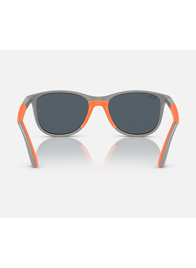 Ray-Ban Junior Unisex Square Sunglasses - RJ9077S 713355 49 - Lens Size: 49 Mm - Image 5