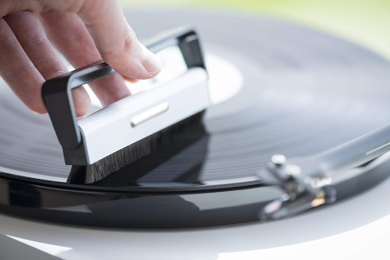 Pro-Ject Brush It - Carbon Fiber Vinyl Record Cleaning Brush - Image 3
