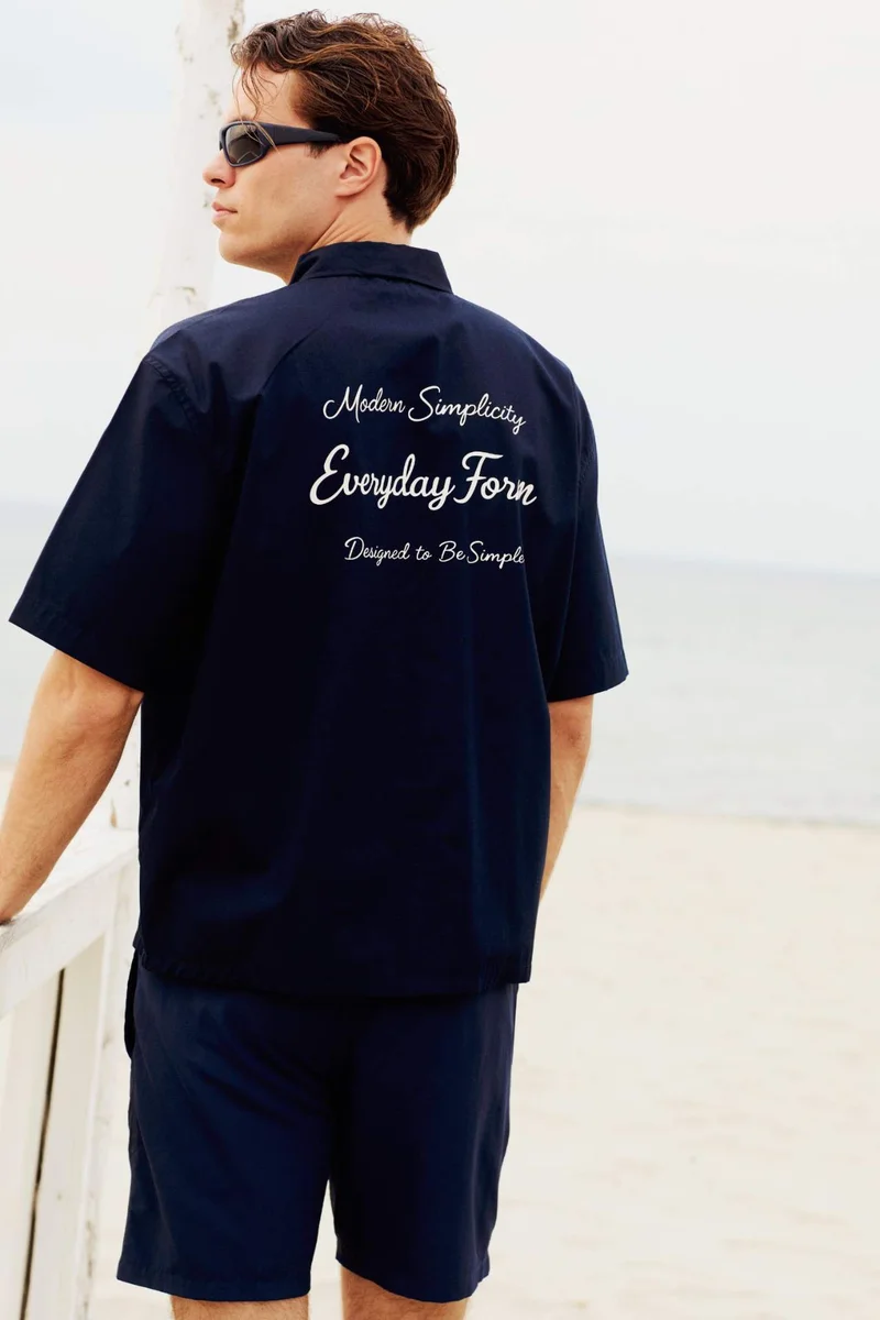 ديفاكتو Boxy Fit Shirt Collar Printed Poplin Short Sleeve Shirt