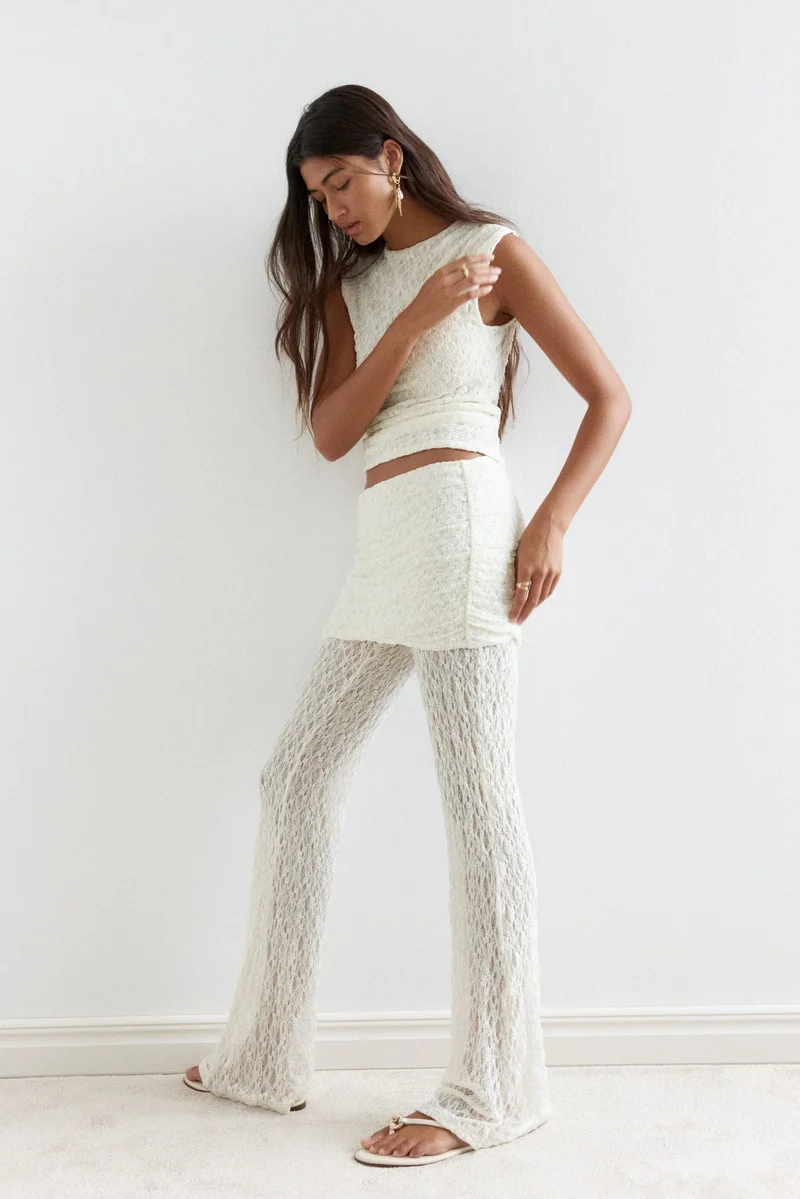 اتش اند ام بنطلون من الدانتيل بطبقة تنورة