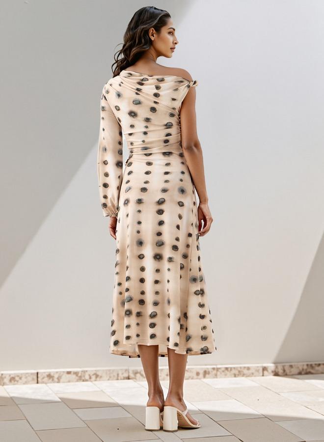 ايكونيك فستان كتف واحد بطبعة أيقونية شاملة وتفاصيل درابيه - Image 3