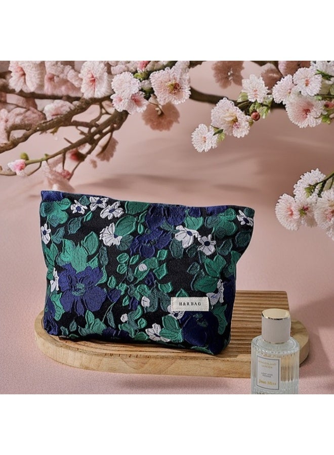 حقيبة مستحضرات تجميل مطبوعة بسحاب، تستخدم لتخزين مستحضرات التجميل ومنتجات العناية بالبشرة ولوازم الحمام وتخزين طلاء الأظافر وغيرها من مستلزمات التجميل، حقيبة سفر 26*18*5 سم - Image 1