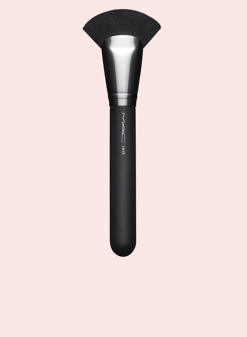 MAC Cosmetics 141 Synthetic Face Fan Brush