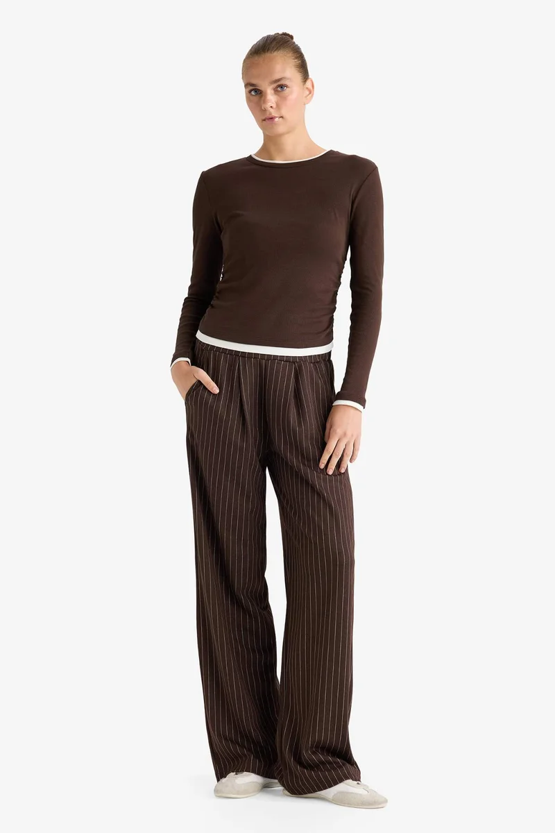 ديفاكتو Wide Leg Striped Trousers