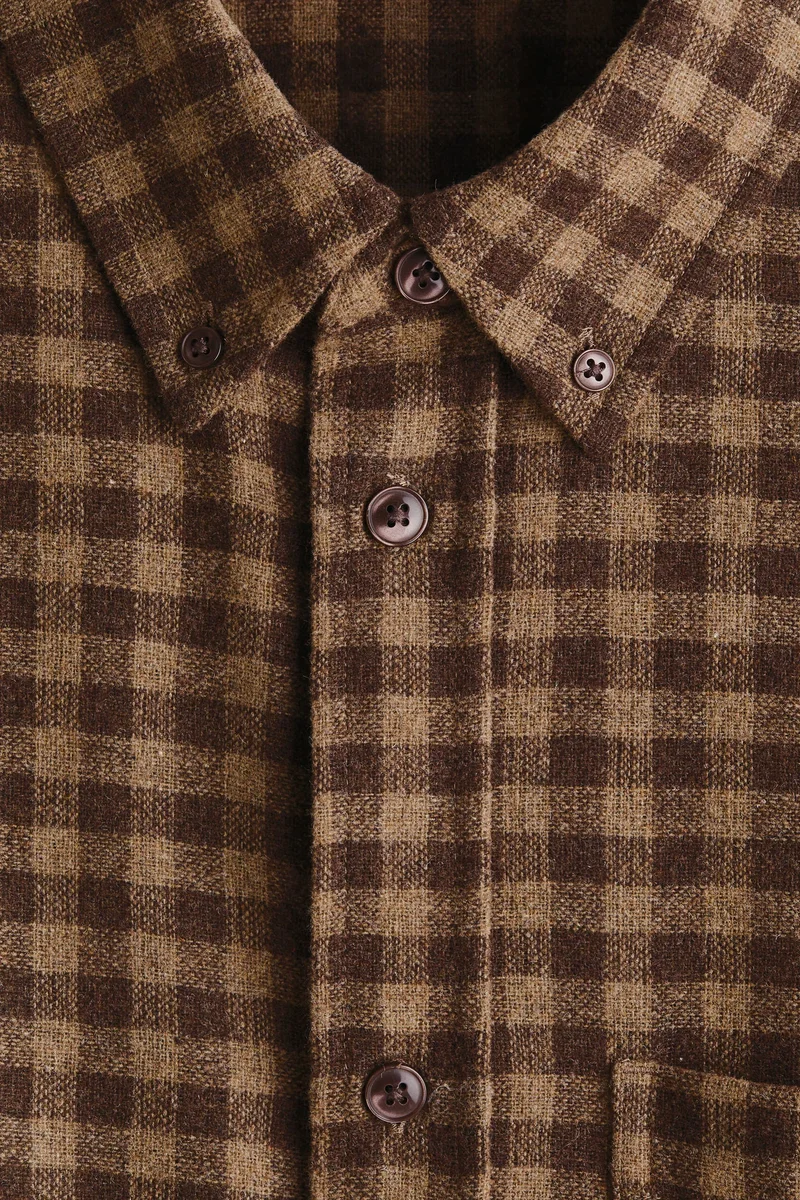 اتش اند ام قميص من مزيج الصوف بقصّة مريحة