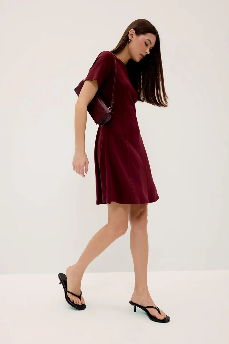 ديفاكتو Crew Neck Basic Short Sleeve Mini Dress