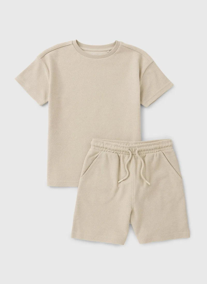 ماتلان Boys Stone Textured Top & Short Set