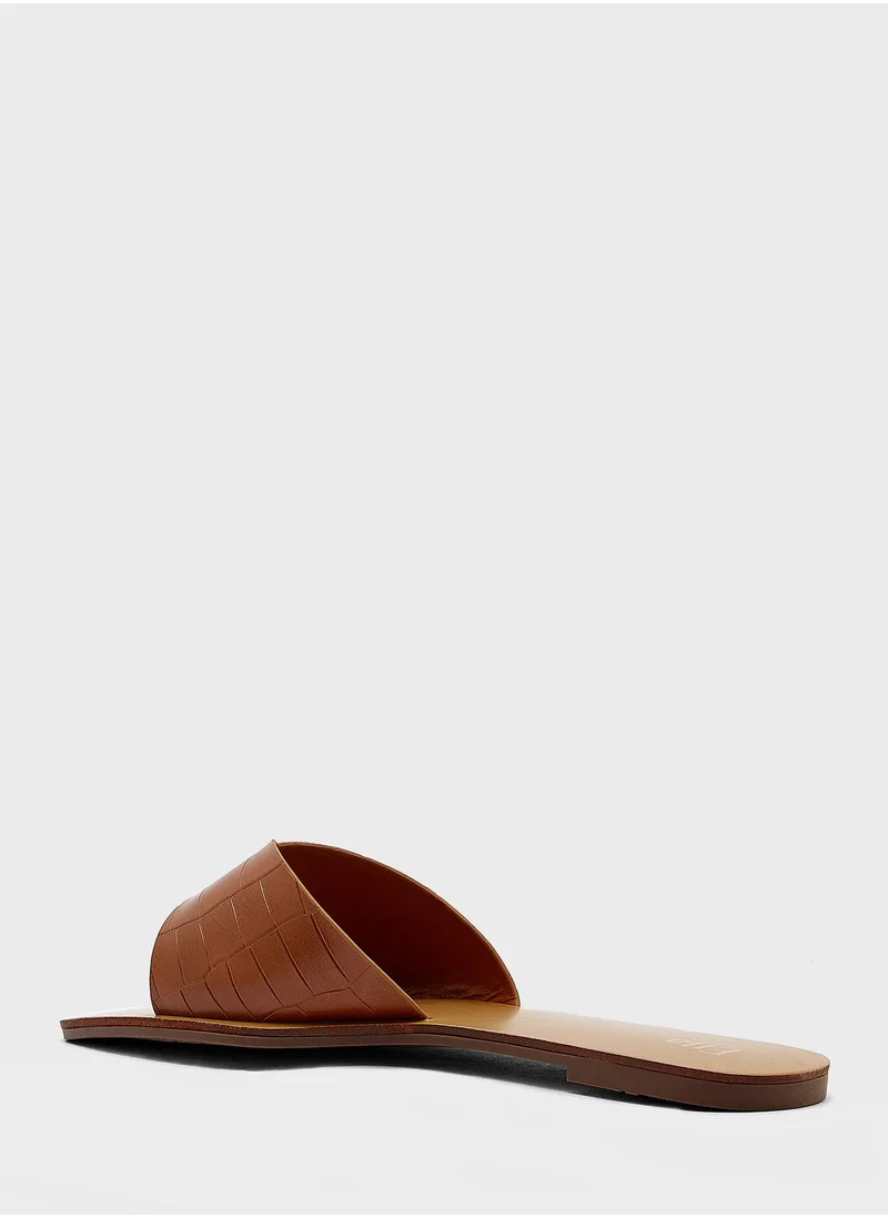 ELLA Croc Effect V Detail Flat Sandal