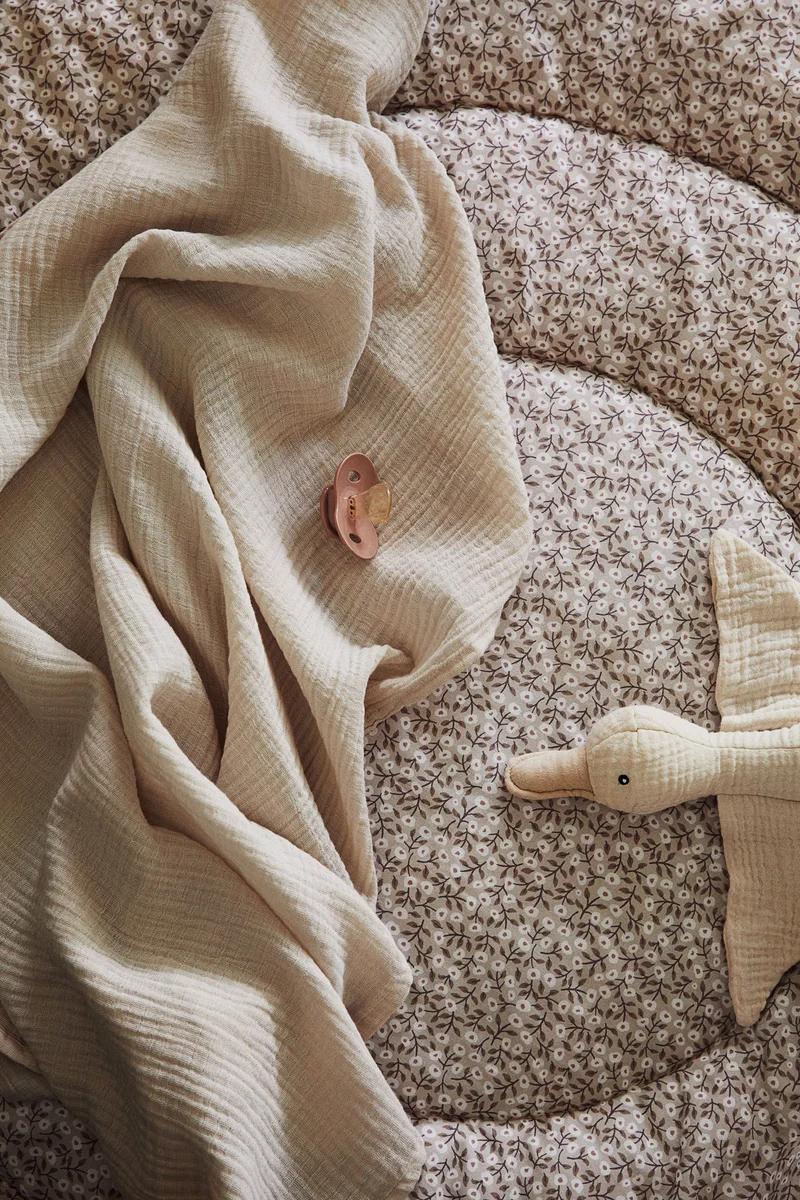 H&M Cotton muslin comfort blanket