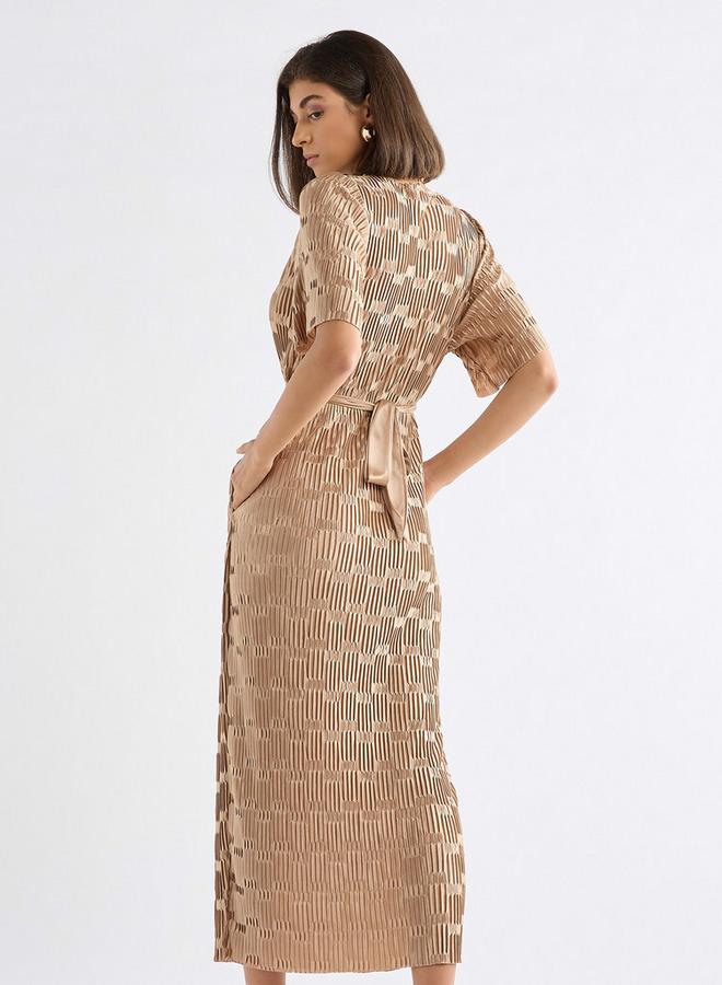 سبلاش فيڤ فستان بارز الملمس بياقة مستديرة وأكمام قصيرة وحزام ربط - Image 3