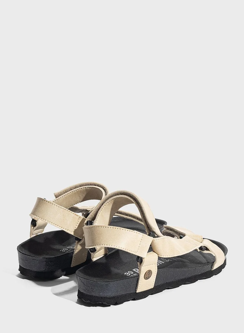 BAYTON Rigoni Low Heel Sandal