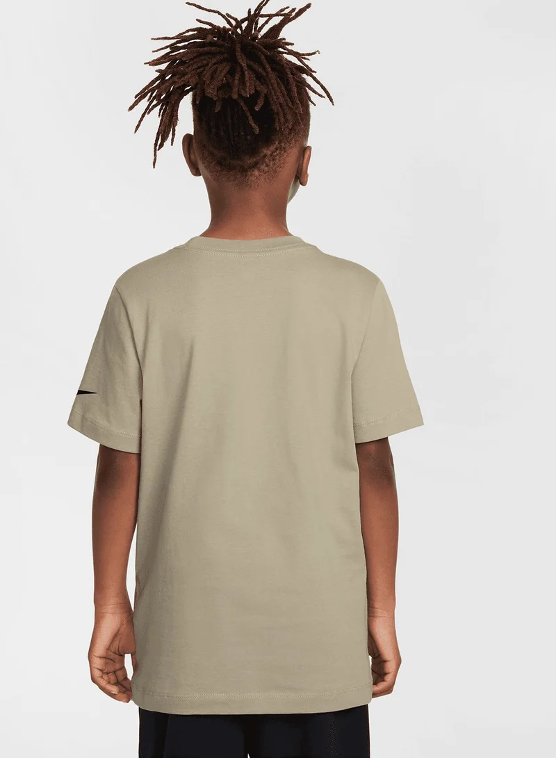 نايكي تيشيرت شعار كوبي للشباب