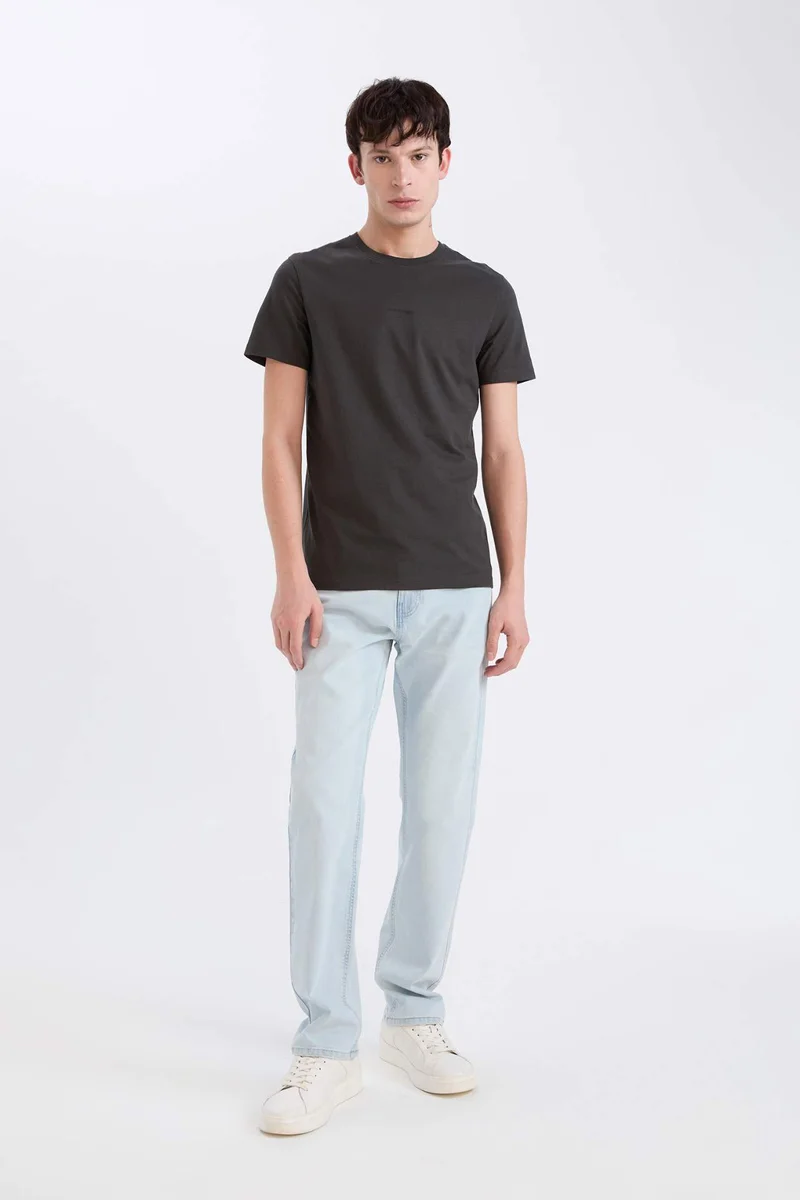 ديفاكتو Slim Fit Crew Neck Printed Short Sleeve T-Shirt
