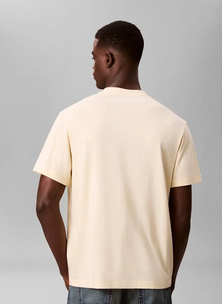 كالفن كلاين جينز تي شيرت هيرو مونولوجو قصير الأكمام