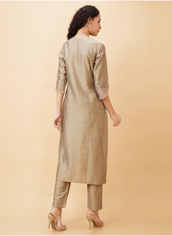 Embroidered Straight Kurta with Trouser Set - pzsku/ZBAF4AC701C15F4C700FCZ/45/1741119903/2e1ddcac-7f8b-4263-8162-6166fb7e94e2