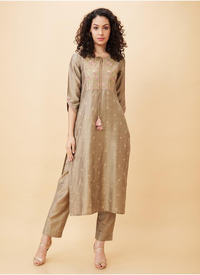 Embroidered Straight Kurta with Trouser Set - pzsku/ZBAF4AC701C15F4C700FCZ/45/1741119903/59c48ac3-bda6-47dc-b6df-10503422ae46