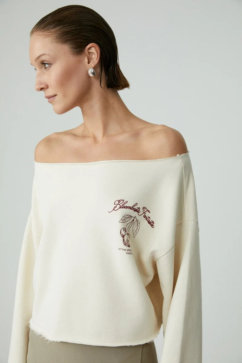 GRIMELANGE Carıbou Women's Asymmetric Collar Non-raised One Shoulder Open Printed Ecru Sweatshirt