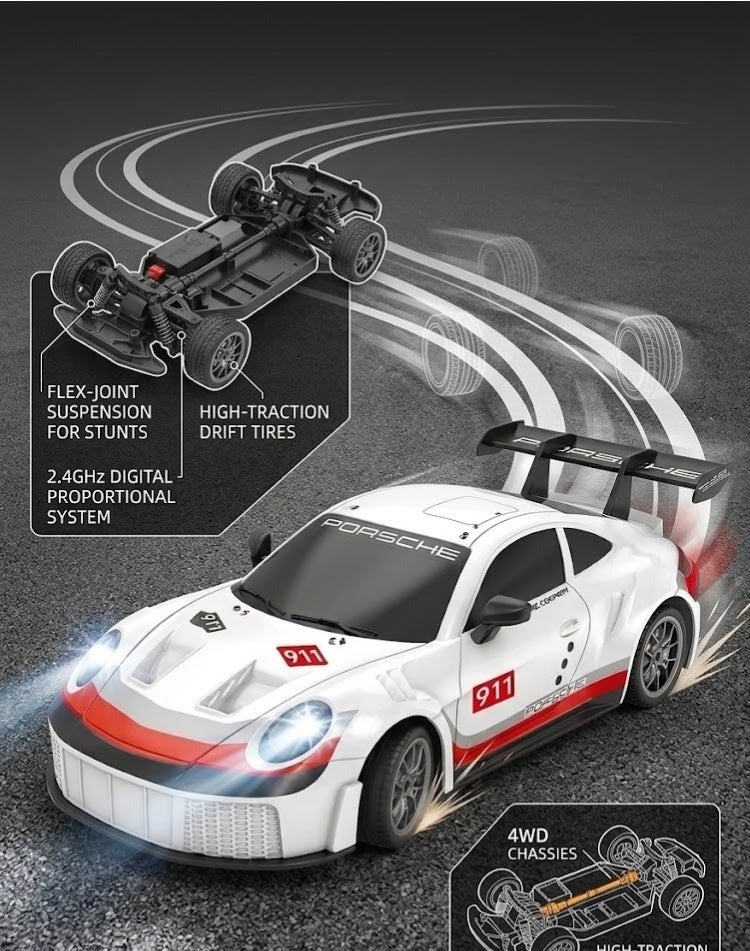 بورشه سيارة انجراف RC بمقياس 1:24 | دفع رباعي 4WD، تحكم 2.4GHz، سرعة 20 كم/س مع إضاءة LED وحواجز طريق وعجلات انجراف - Image 3
