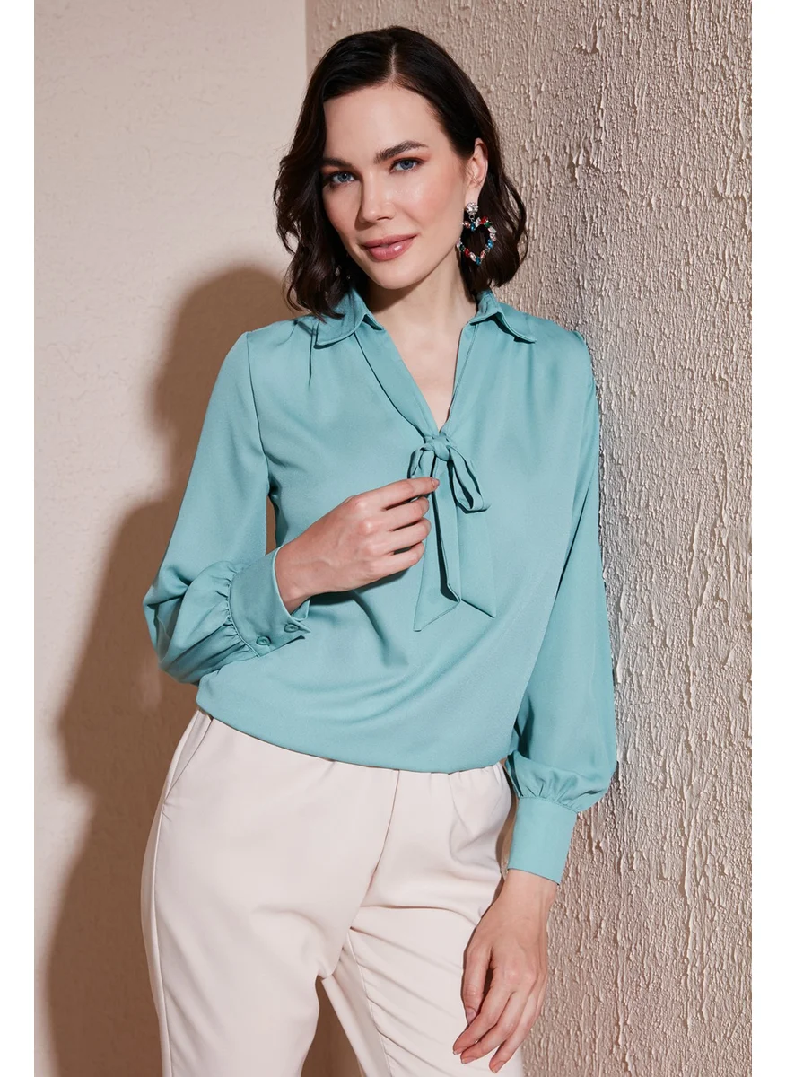 Lela Lace Detailed V-Neck Chiffon Shirt Women's Shirt 611BZ0047