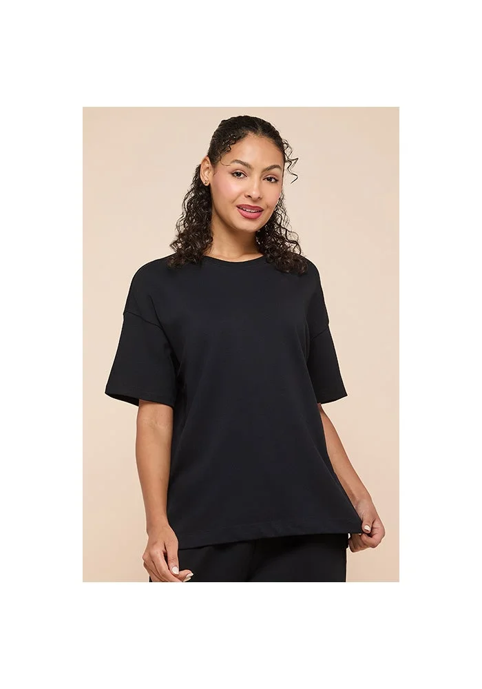 أر أند بي Solid Relaxed Fit T-Shirt with Crew Neck and Short Sleeves