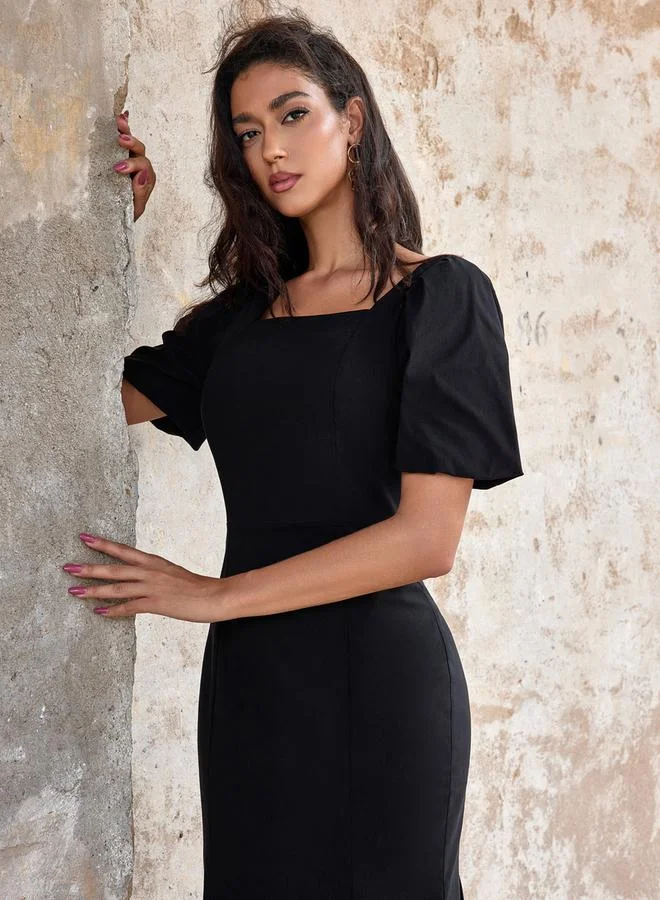تايك تو فستان أسود بياقة مربعة