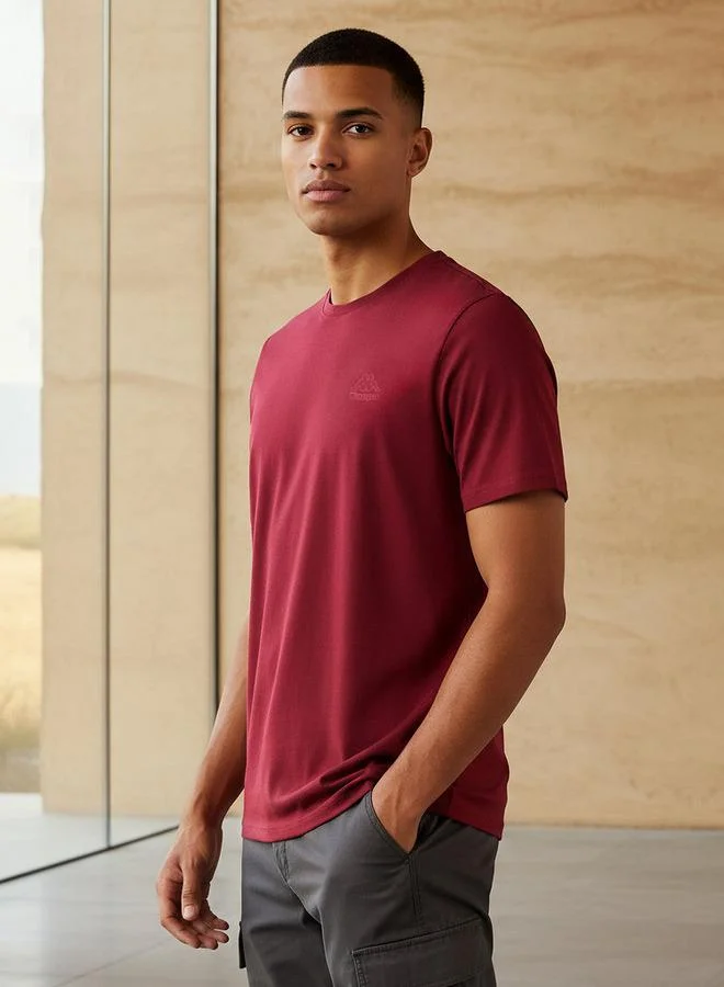 كابا تيشيرت رجالي بطبعة شعار كابا