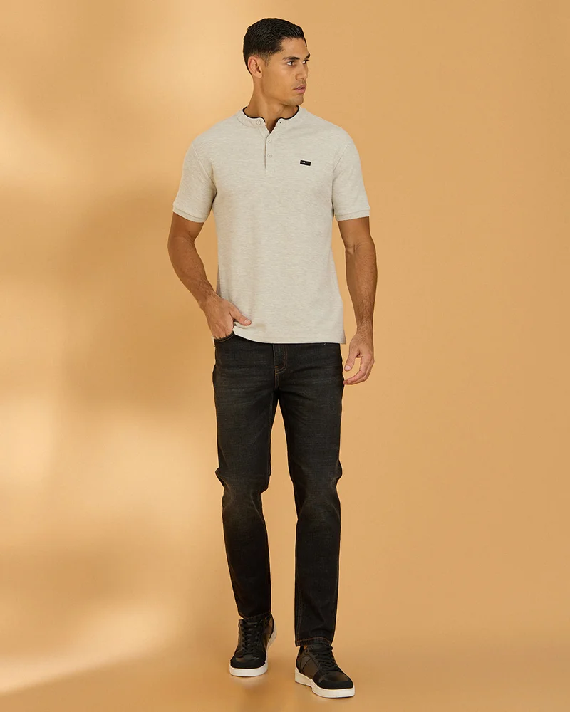 ردتاغ قميص بياقة ماندارين باللون البيج للرجال