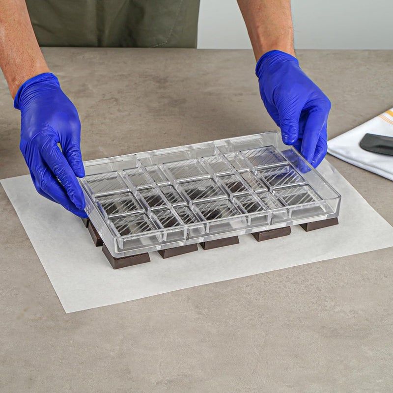 Restaurantware Pastry Tek 10.8 x 6.9 Inch Chocolate Shaping Mold, 1 Freezable Candy Mold - 15 Cavities, Square-Shaped, Clear Polycarbonate Chocolate Mold, Dishwashable, Easy To Release - - Image 5