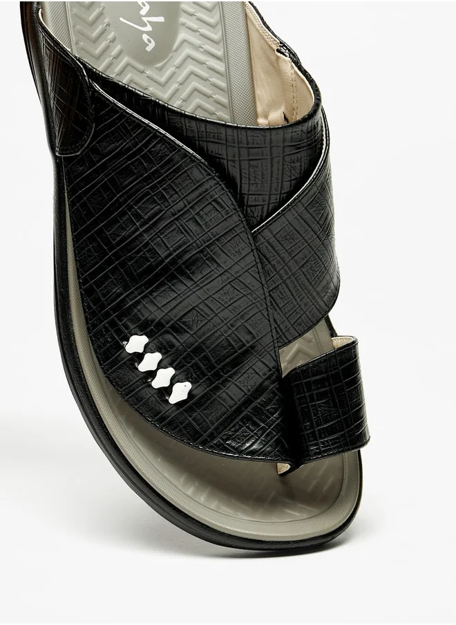 الواحة Men Textured Slip-On Arabic Sandals with Toe Loop