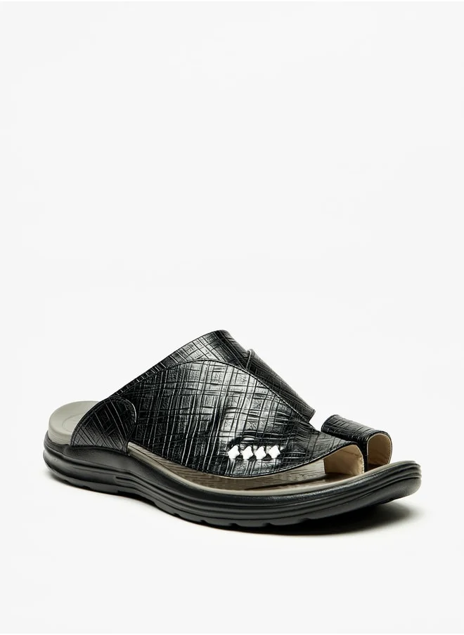 الواحة Men Textured Slip-On Arabic Sandals with Toe Loop