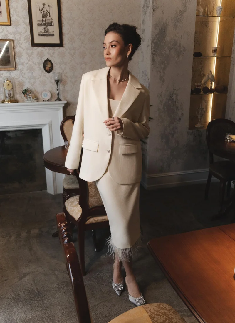 ليتشي سترة أحادية الصدر مع أزرار مميزة