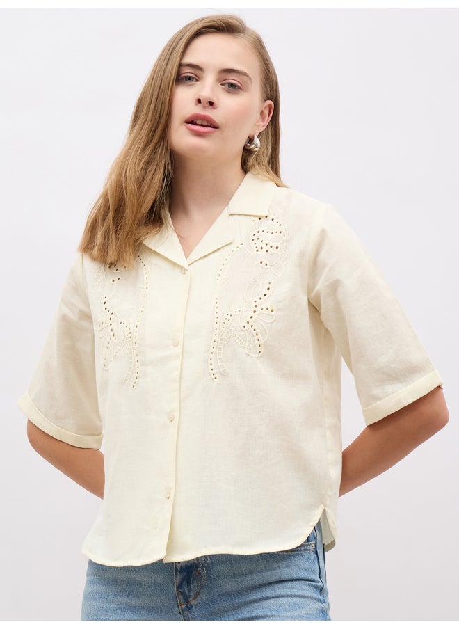 Styli Styli Schiffli Notch Lapel Short Sleeve Regular Fit Shirt  - Image 2