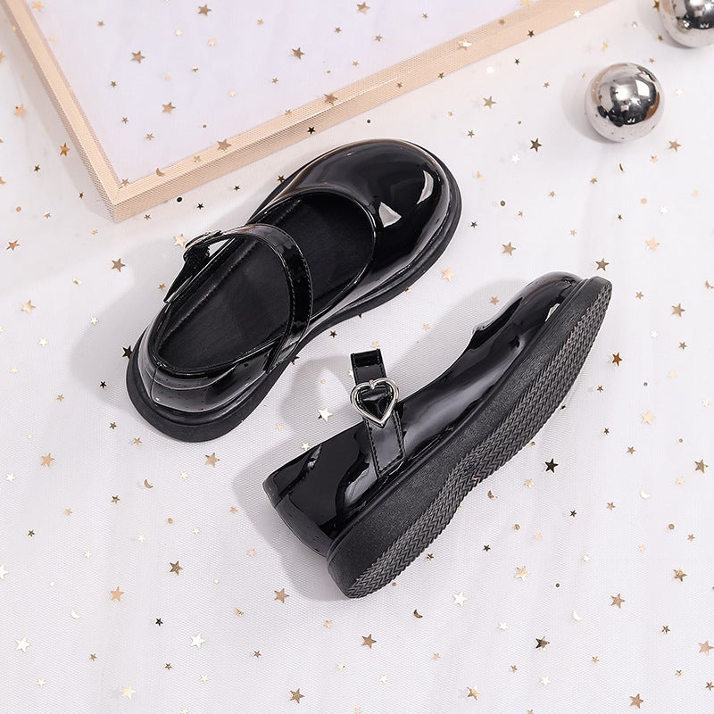 Qi Ta Girls Black Patent Leather Mary Jane Shoes with Heart Buckle, Soft Sole Princess Dress Shoes - Image 4
