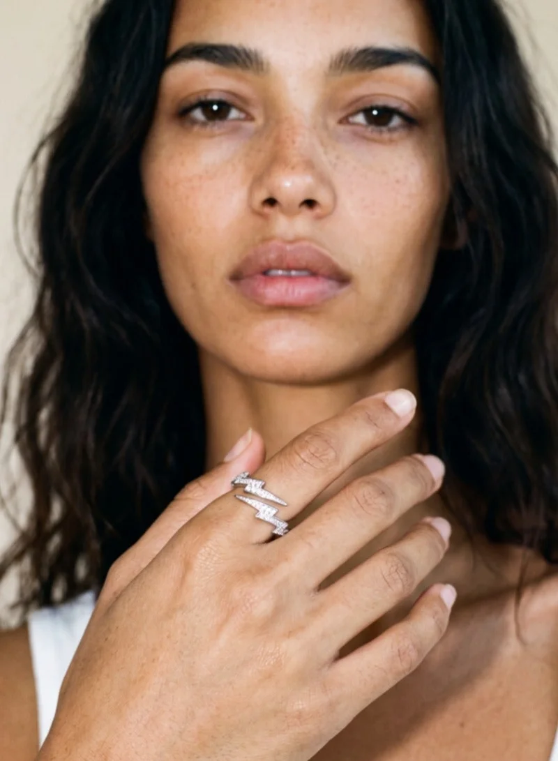 Flash silver ring w/stonees