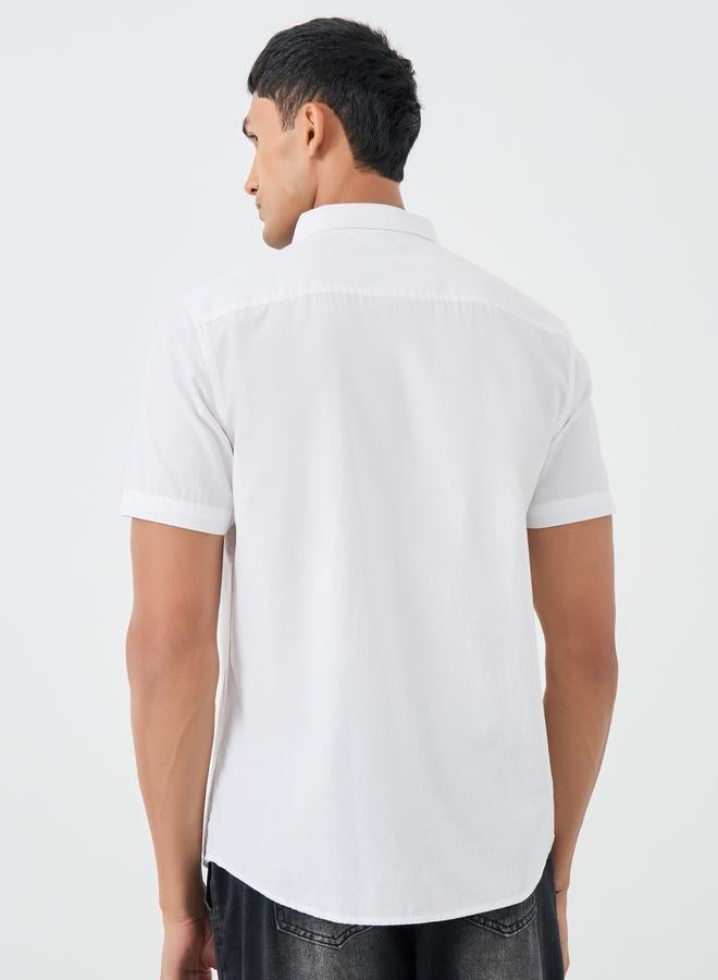 Styli Styli Solid Woven Regular Fit Short Sleeve Shirt  - Image 4