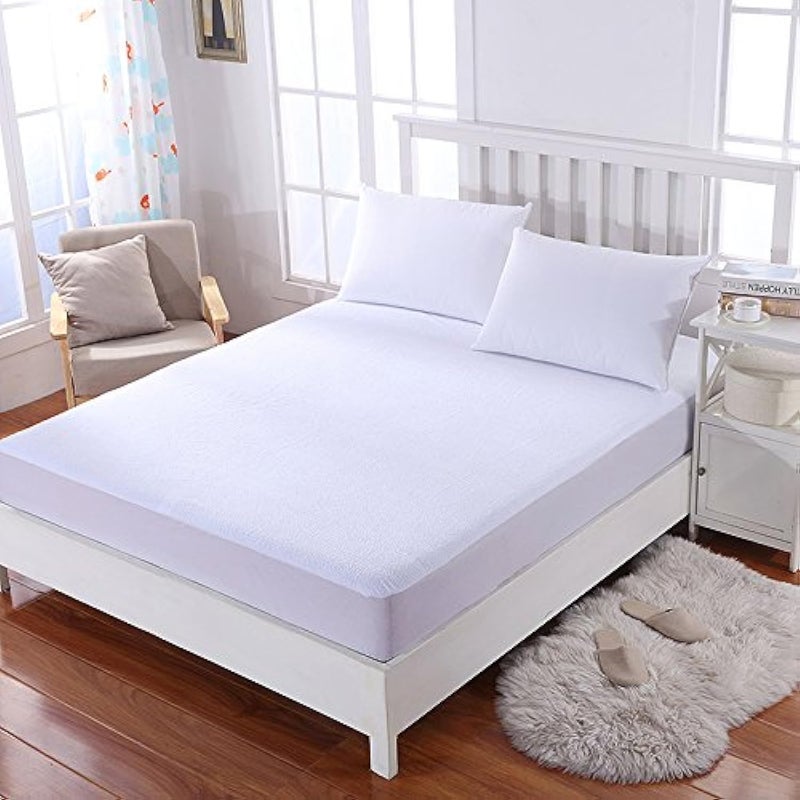 Tulips Fitted Waterproof Mattress Protector, Queen Size 150X200, Strap Height 30 cm - Image 1