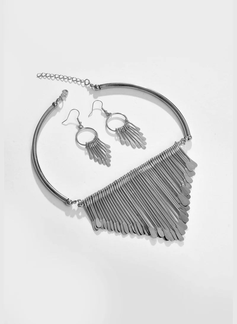 SOHI Silver Plated Designer Necklace and Earring Set