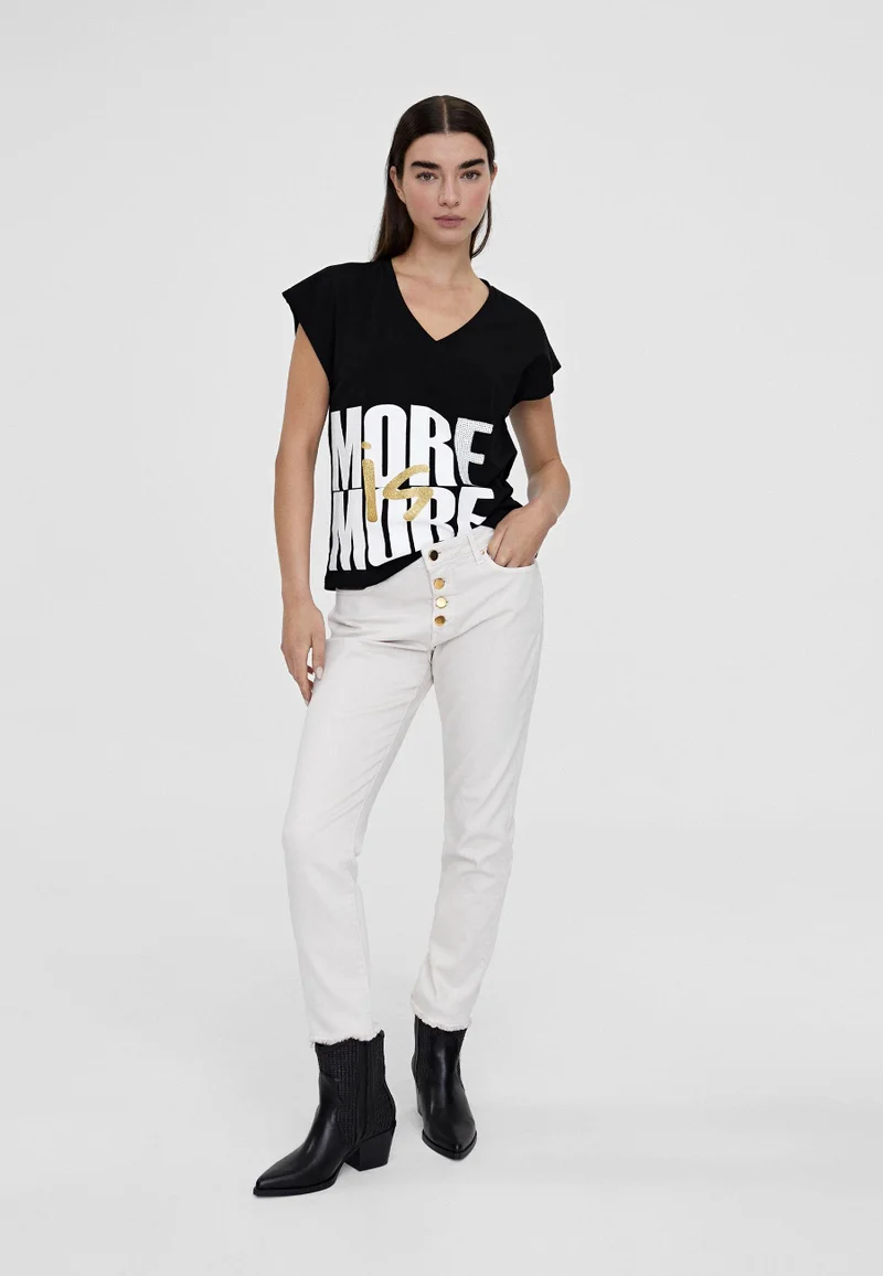 Lola Casademunt T-shirt with more is more positioning