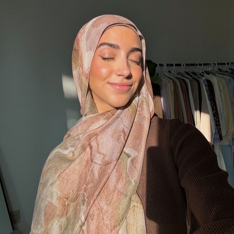 وشاح طويل من البوليستر بنمط الألوان المائية للدفء والحماية من الشمس - Image 4