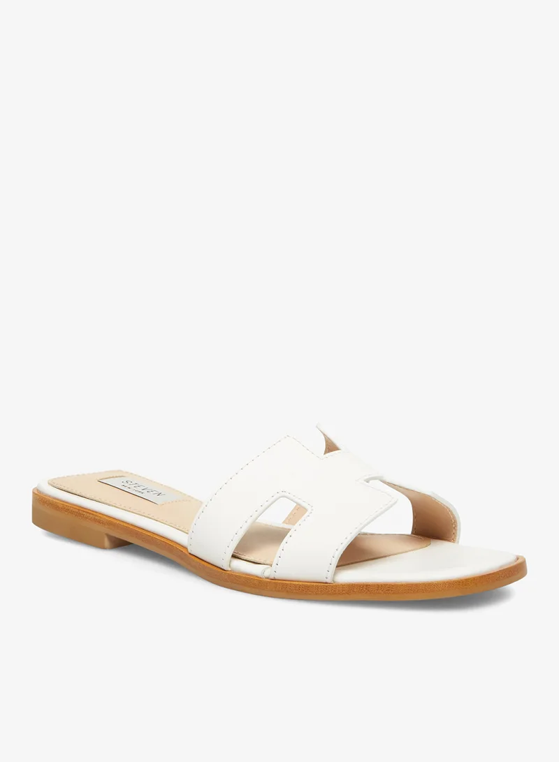 STEVE MADDEN Hadyn White Leather Flat Sandals