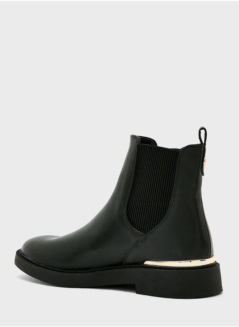 NEW LOOK - Chelesa Boots - Image 1