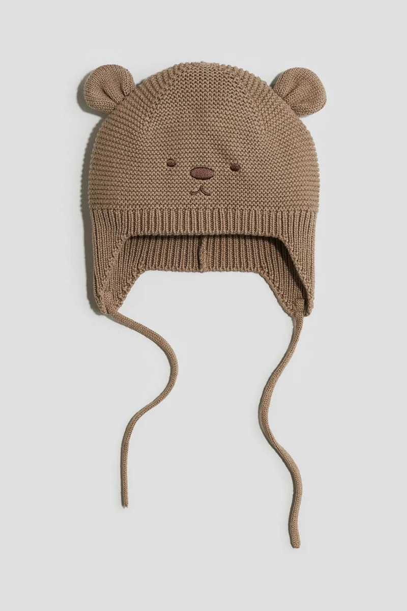 H&M Knitted chin-tie beanie