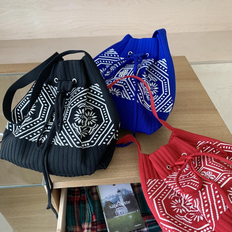 Hand-Woven Ethnic Style Drawstring Shoulder Bag Niche Design Casual Fashion Versatile Crossbody Bag For Women - Image 4