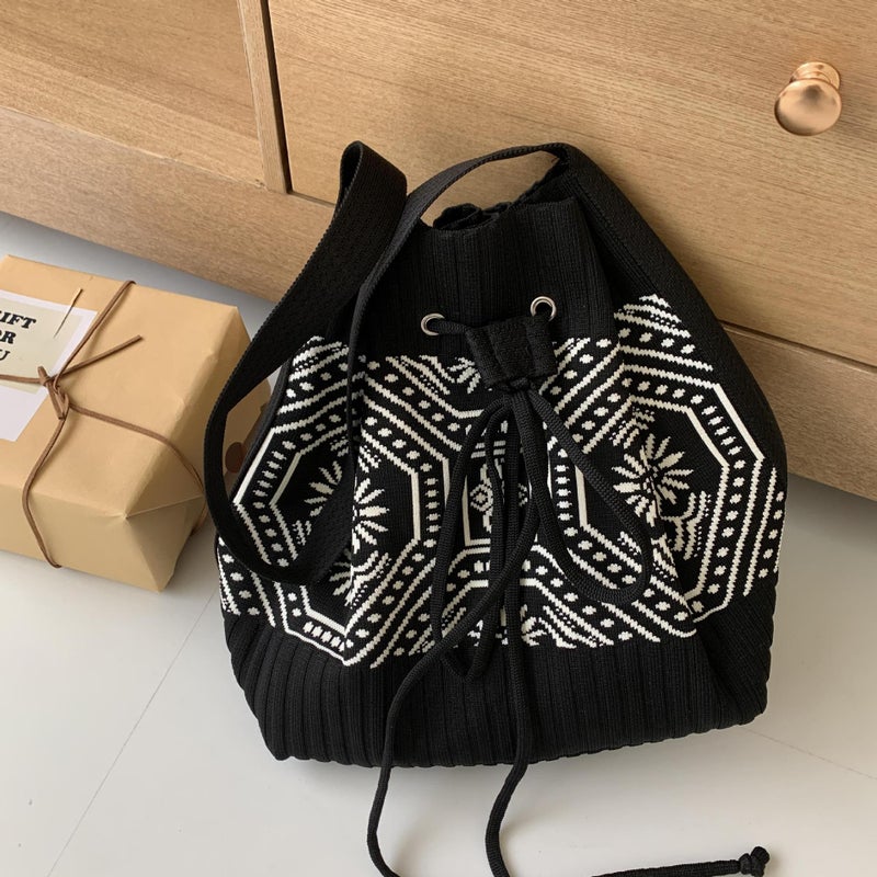 Hand-Woven Ethnic Style Drawstring Shoulder Bag Niche Design Casual Fashion Versatile Crossbody Bag For Women - Image 5