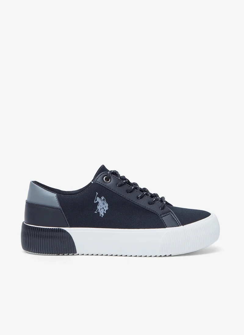 يو اس بولو اسن سنيكرز نسائي أسود قصير بتصميم رياضي خفيف ومريح للاستخدام اليومي