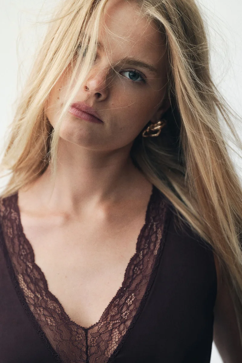 H&M Lace-trimmed thong body